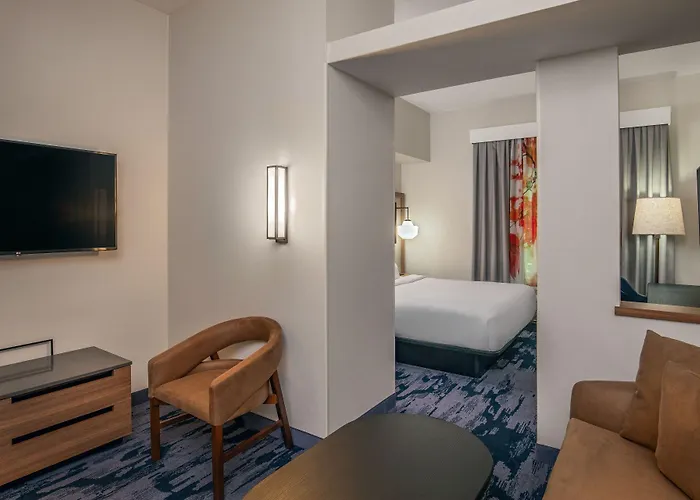 Fairfield Inn & Suites By Marriott Brunswick Freeport