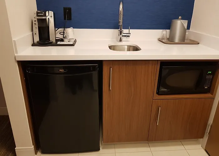 Holiday Inn Express And Suites Surrey By Ihg