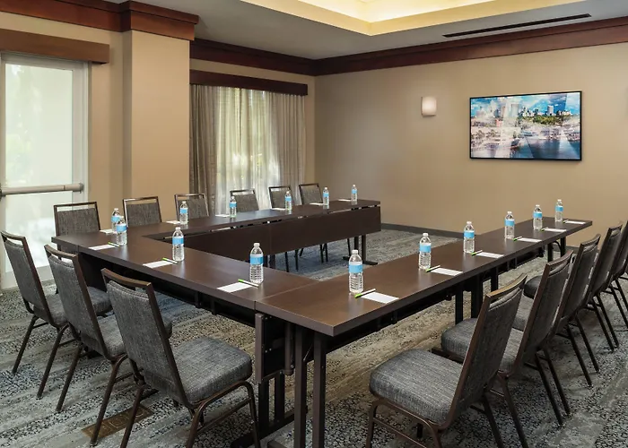 Courtyard By Marriott Fort Lauderdale Airport & Cruise Port