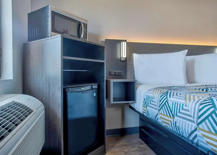 Motel 6-Salem, OR