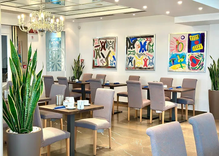 Club House Hotel