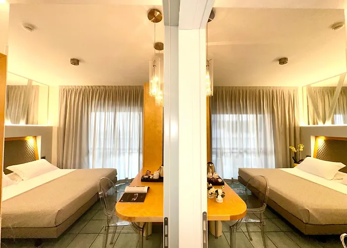 Club House Hotel