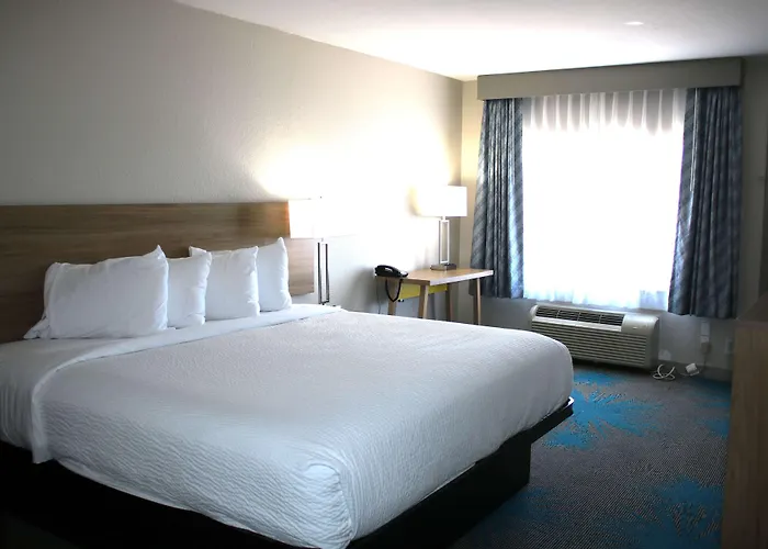 Days Inn By Wyndham Waco University Area