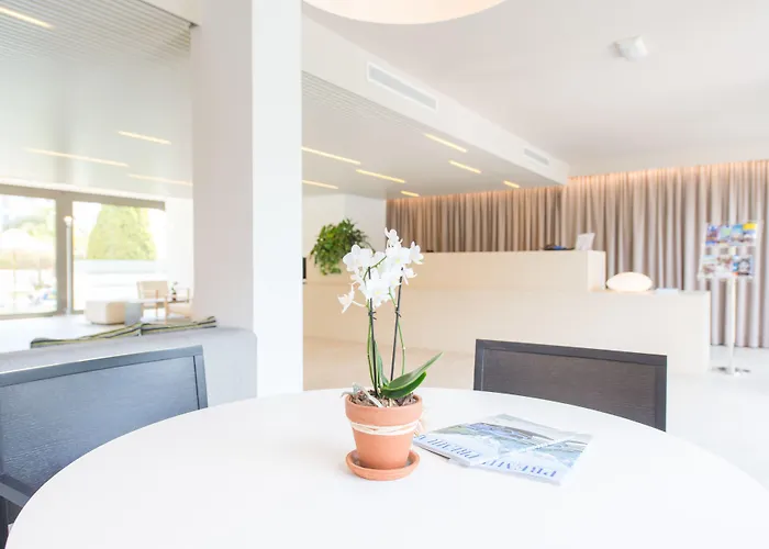 Atenea Park Suites & Apartments