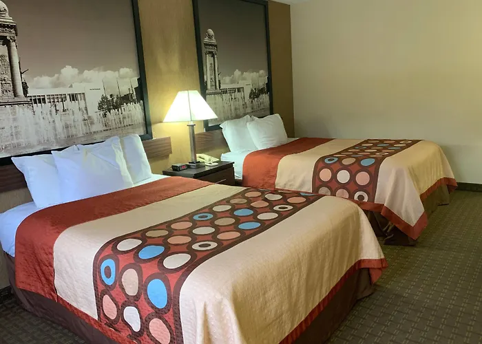 Super 8 By Wyndham Liverpool/Clay/Syracuse Area