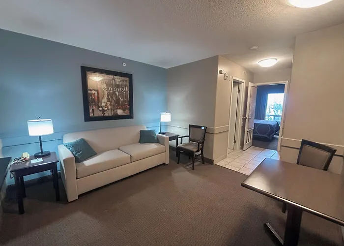 Super 8 By Wyndham Edmonton South