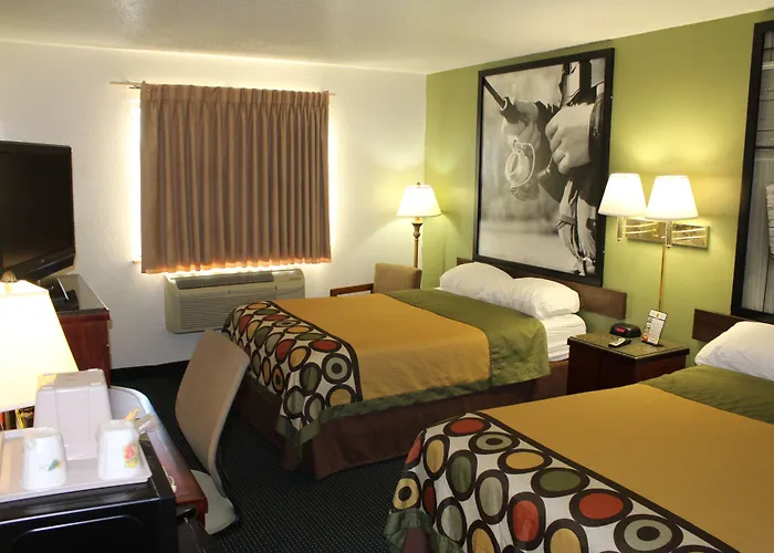 Super 8 By Wyndham Newport News/Jefferson Ave.