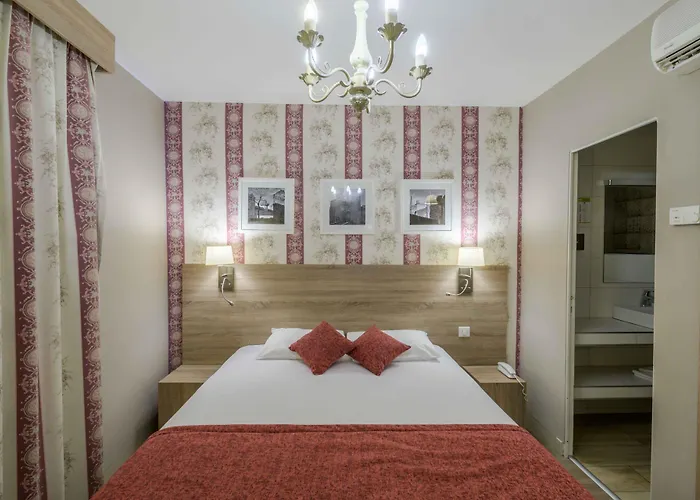 Hotel L'Aragon A 50M De La Cite De Carcassonne