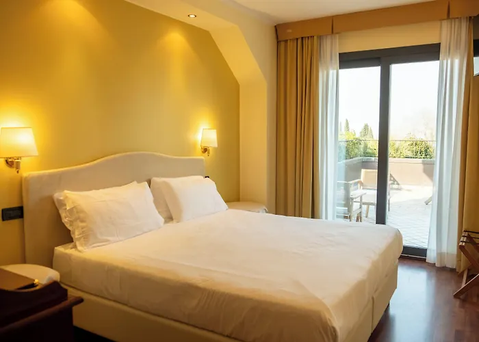 Admiral Hotel Villa Erme