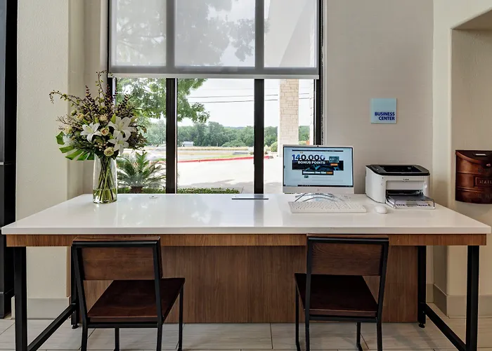 Holiday Inn Express & Suites Cedar Park