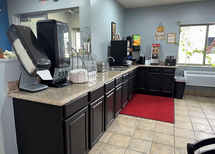 Super 8 By Wyndham Kokomo
