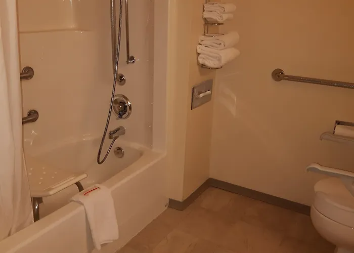 Super 8 By Wyndham Moose Jaw Sk
