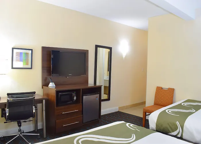 Quality Inn & Suites Middletown - Newport