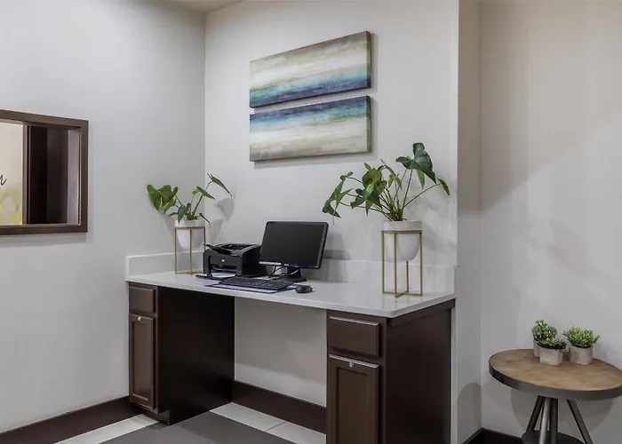 Best Western Plus Denton Inn & Suites