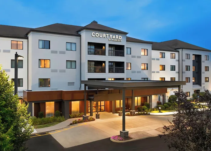 Courtyard By Marriott Danbury