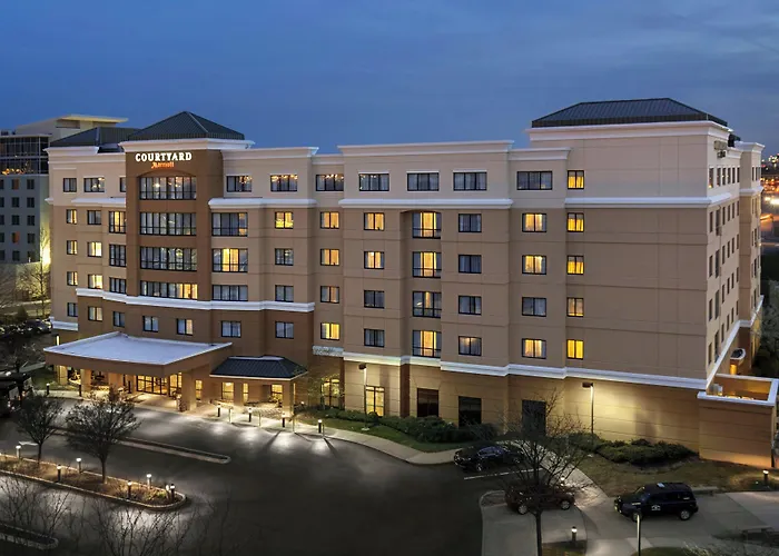 Courtyard By Marriott Newark Elizabeth