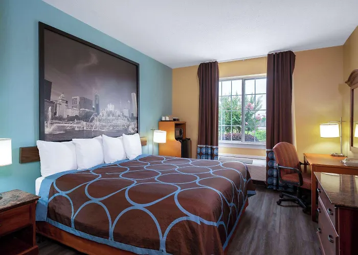 Super 8 By Wyndham Salisbury