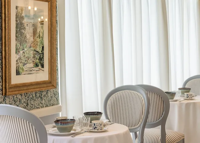Dorion Hotel