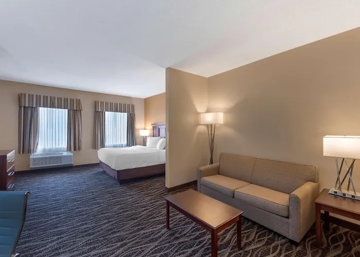 Best Western Plus Russellville Hotel & Suites