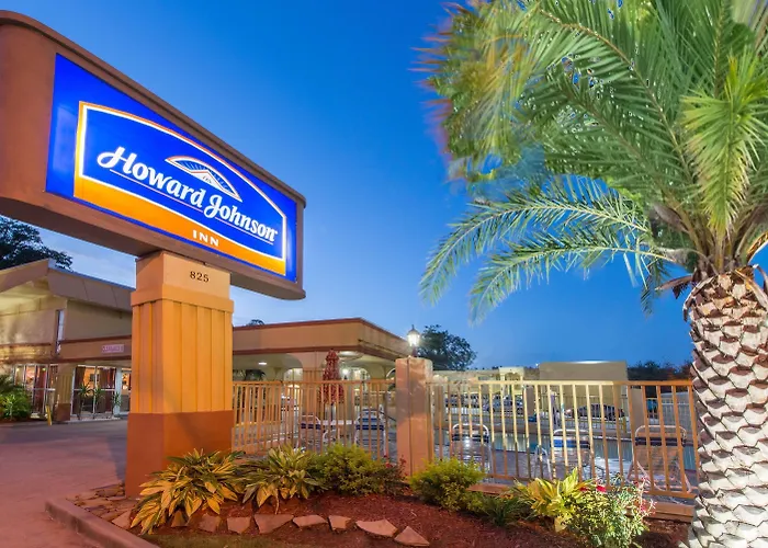 Howard Johnson By Wyndham Historic Lake Charles