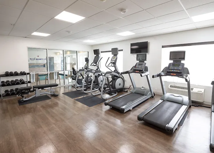 Holiday Inn Express & Suites Chicago West - St Charles By Ihg