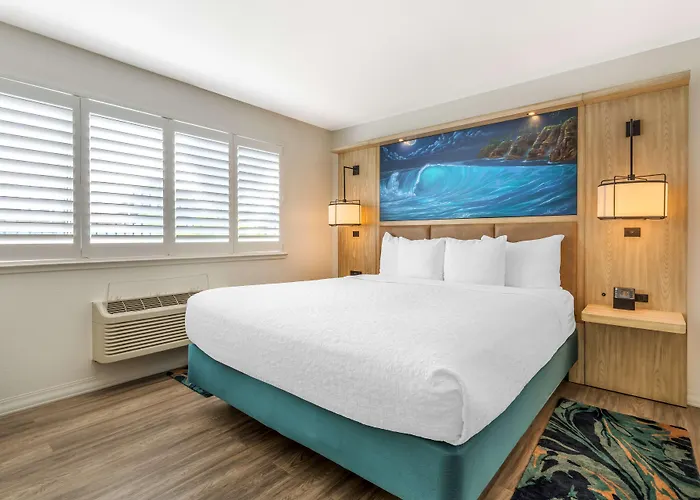 Best Western Plus Capitola By-The-Sea Inn & Suites