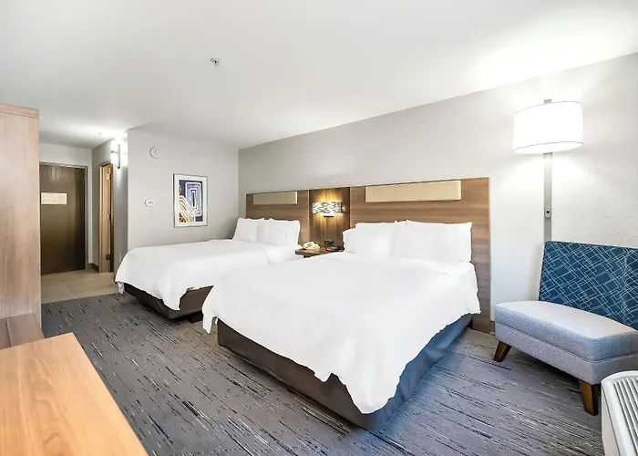 Holiday Inn Express Palestine By Ihg