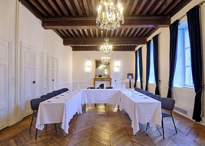Maison Philippe Le Bon Hotel, Restaurant & Bar Le 19