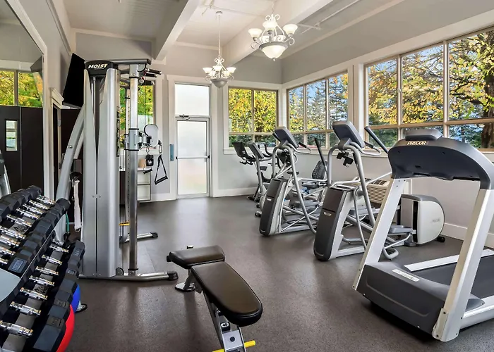 Best Western Plus Pitt Meadows Inn & Suites
