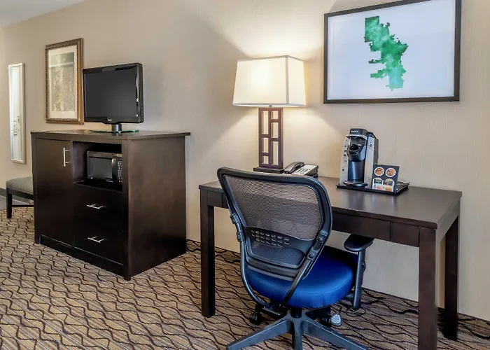 Holiday Inn Milwaukee Airport By Ihg