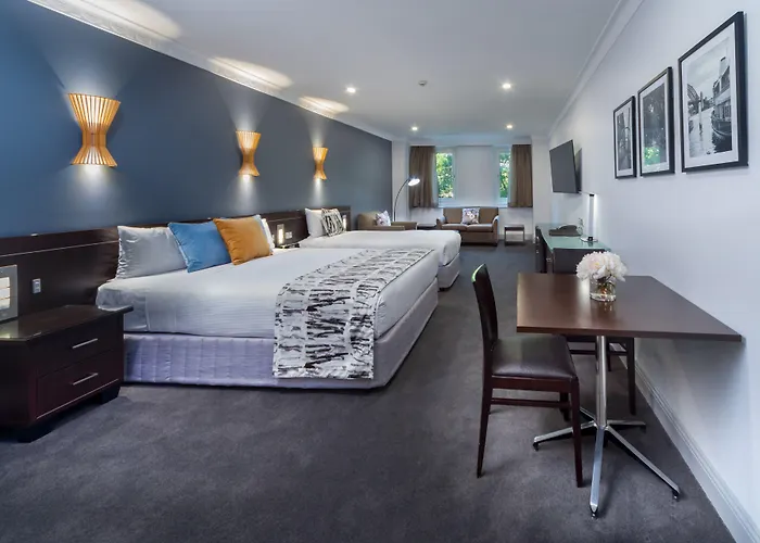 Hyde Park Inn