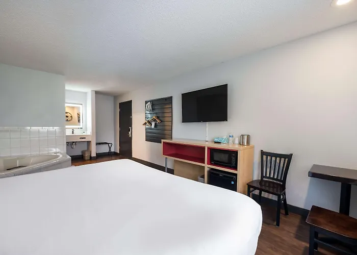 Red Lion Inn & Suites Ontario