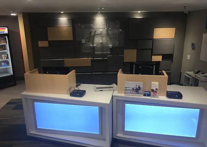 Holiday Inn Express Dublin By Ihg