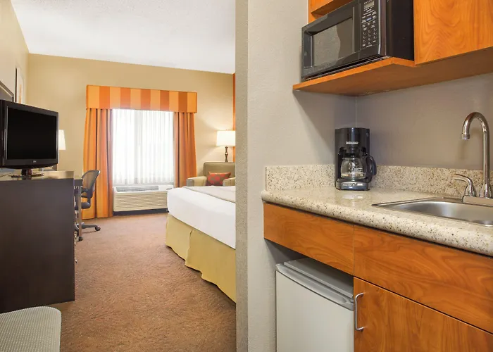 Muncie Place Hotel & Suites