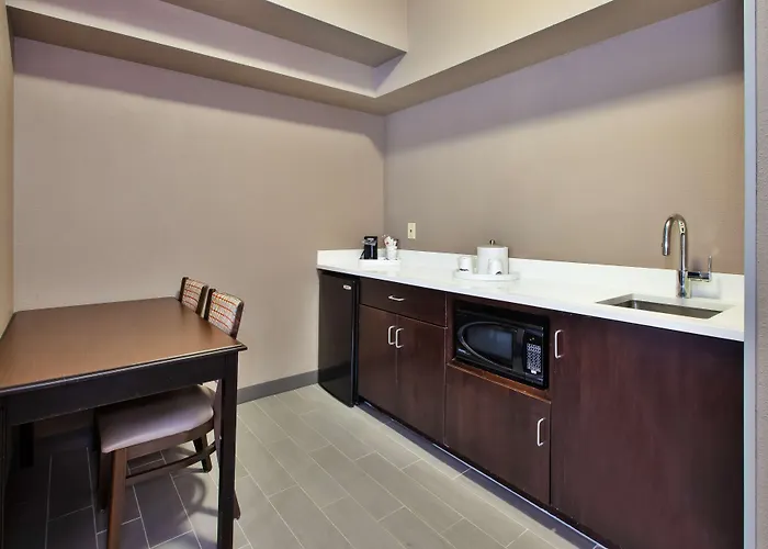 Hampton Inn & Suites Cleveland-Airport/Middleburg Heights
