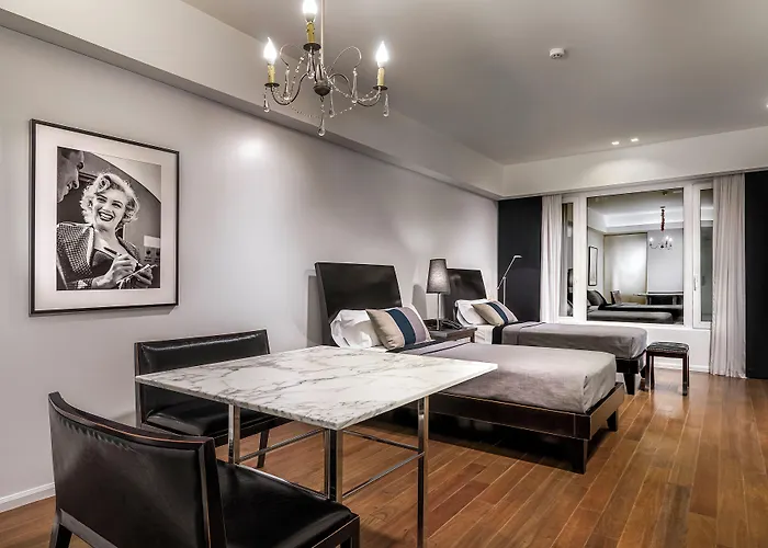Broadway Hotel & Suites
