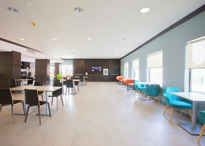 Holiday Inn & Suites Spring - The Woodlands
