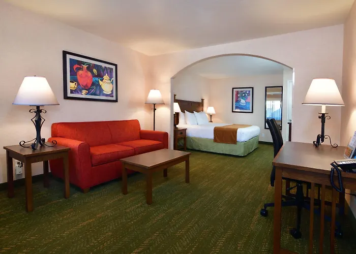 Lamplighter Inn & Suites At Sdsu