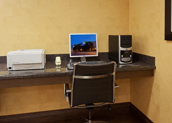 Holiday Inn Express Hotel & Suites Belmont By Ihg