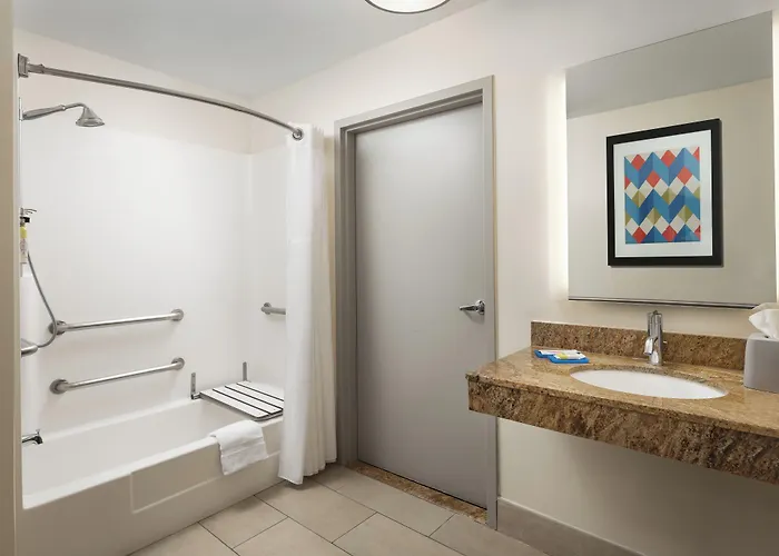 Holiday Inn Express Hotel & Suites Belmont By Ihg