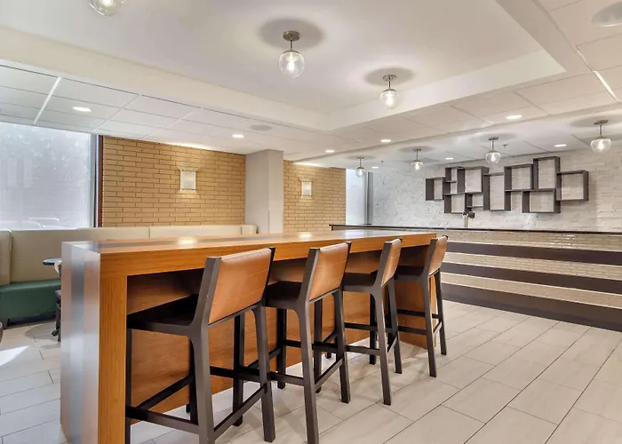 Drury Inn & Suites Atlanta Airport