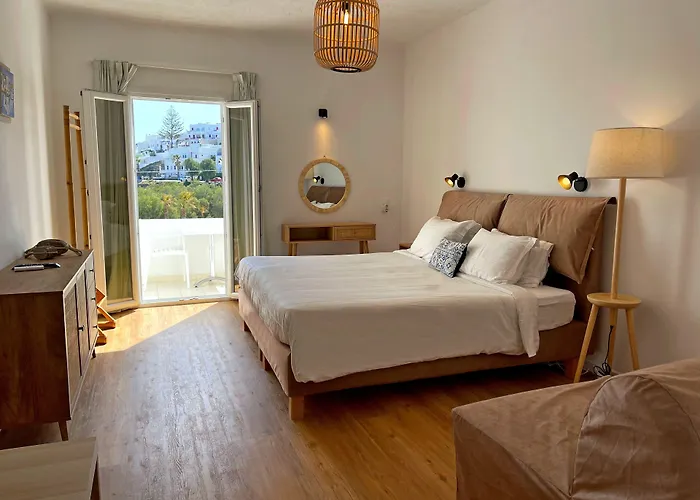 Adonis Hotel Studios&Apartments