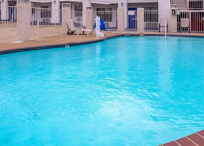 Motel 6-Canton, Tx