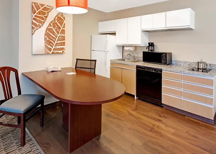 Mainstay Suites Detroit Auburn Hills
