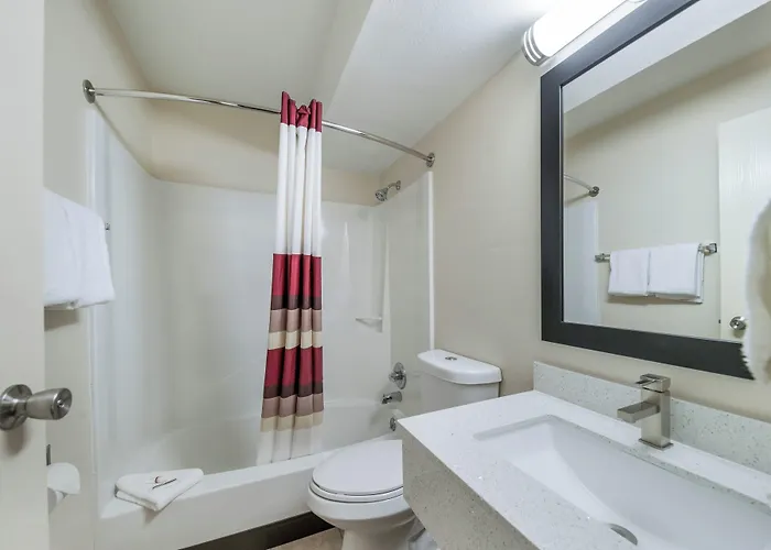 Red Roof Inn & Suites Denton