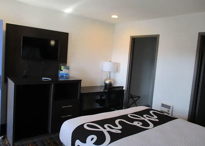 Surestay Hotel By Best Western Seaside Monterey