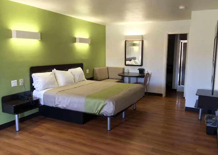 Motel 6-Longview, Tx - North