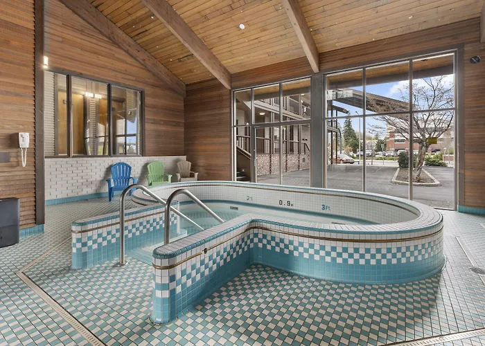 Sandpoint Hotel & Suites Downtown