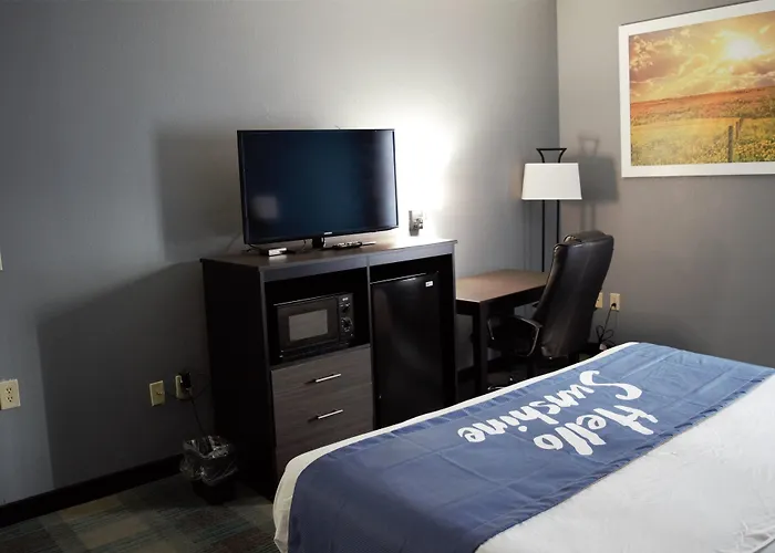Days Inn By Wyndham Montgomery