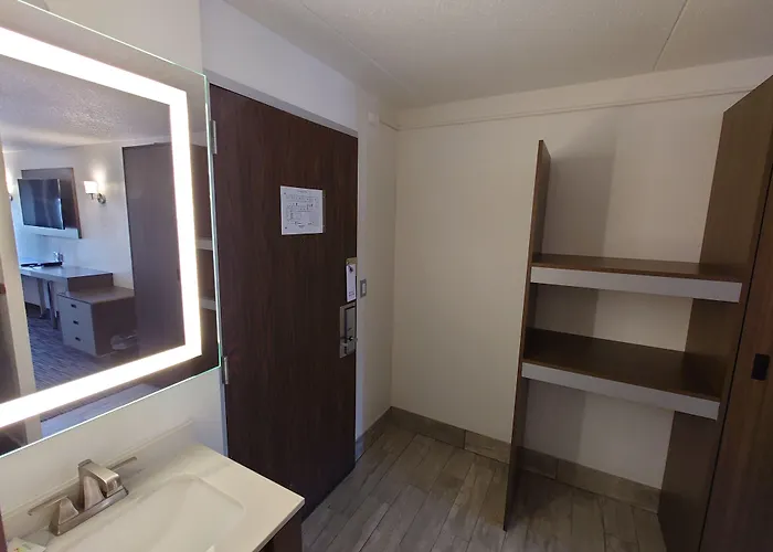 Reagan Resorts Inn (Adults Only)